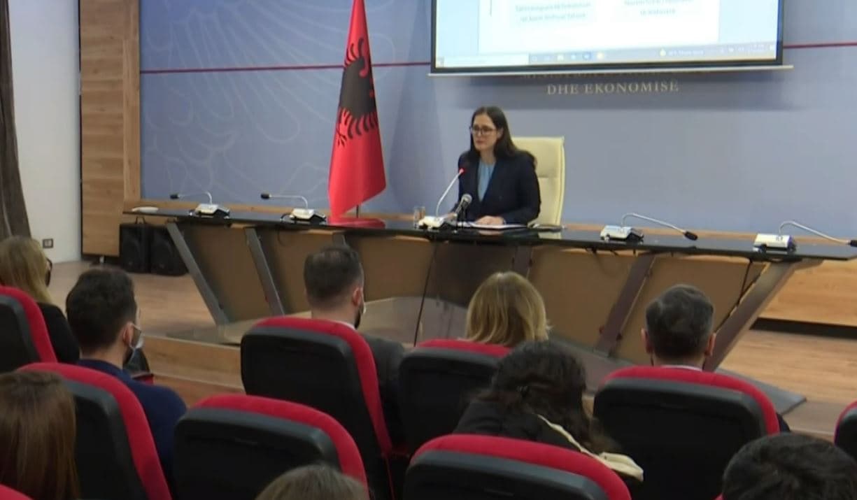 Ibrahimaj: Ekonomia u rigjallërua, parashikohet 4.1% rritje për vitin 2022 (VIDEO)