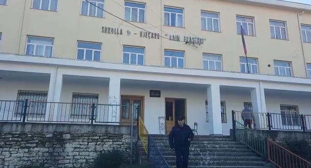 Grabitet shkolla 9 vjeçare në Gjirokastër