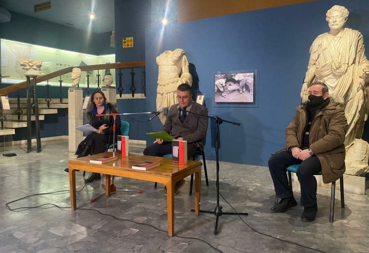     Muzeu Historik boton “Studime Muzeologjike” pasqyron shkrime për praninë e hebrenjve në Shqipëri