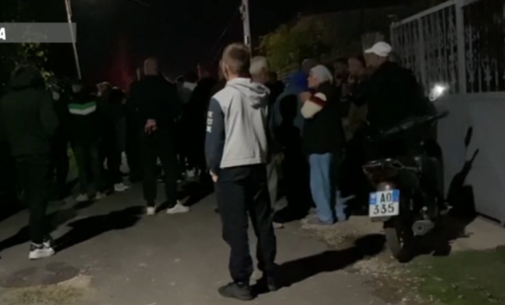 Fier/ 37-vjeçari i dehur bie nga kati i dytë i pallatit