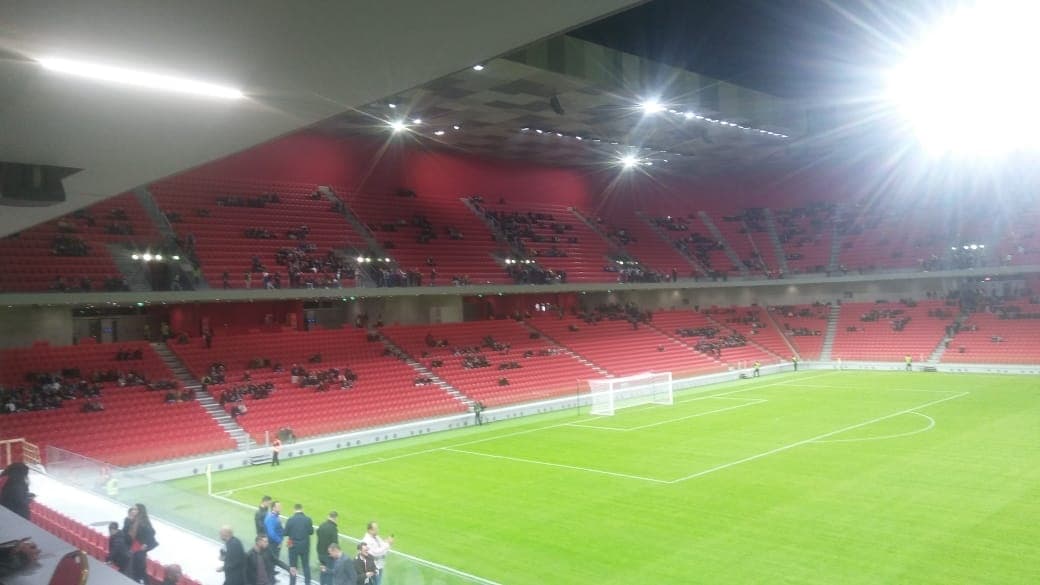 Tirana-Vllaznia, tifozët nuk lejohen të futen në stadiumin “Air Albania”