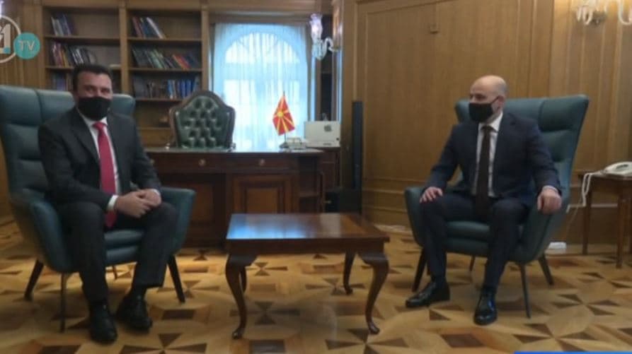   Qeveria e re në MV/ Zaev ia dorëzoi detyrën Kovaçevskit