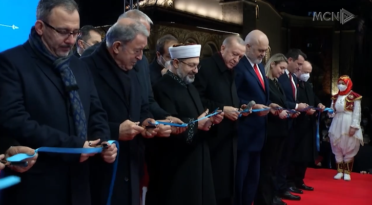 Inaugurohet Xhamia e Et’hem Beut (VIDEO)