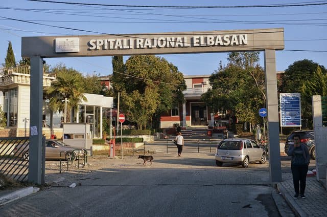   Ndërron jetë fëmija 3-vjeçar në Elbasan, shkoi në spital me temperaturë të lartë