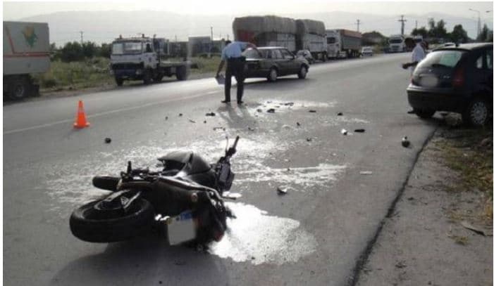   E përplasi makina në aksin Lezhë-Shkodër, ndërron jetë në spital motoçiklisti 47-vjeçar