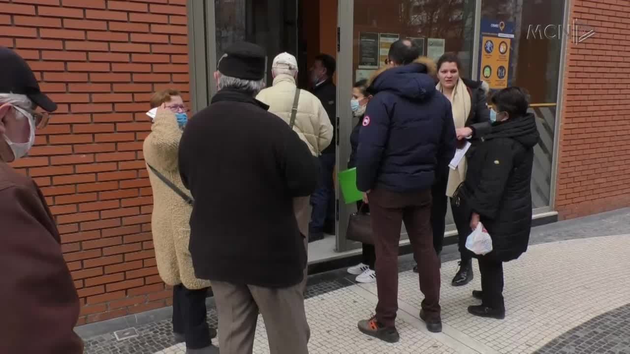 Në radhë për të paguar energjinë (VIDEO)