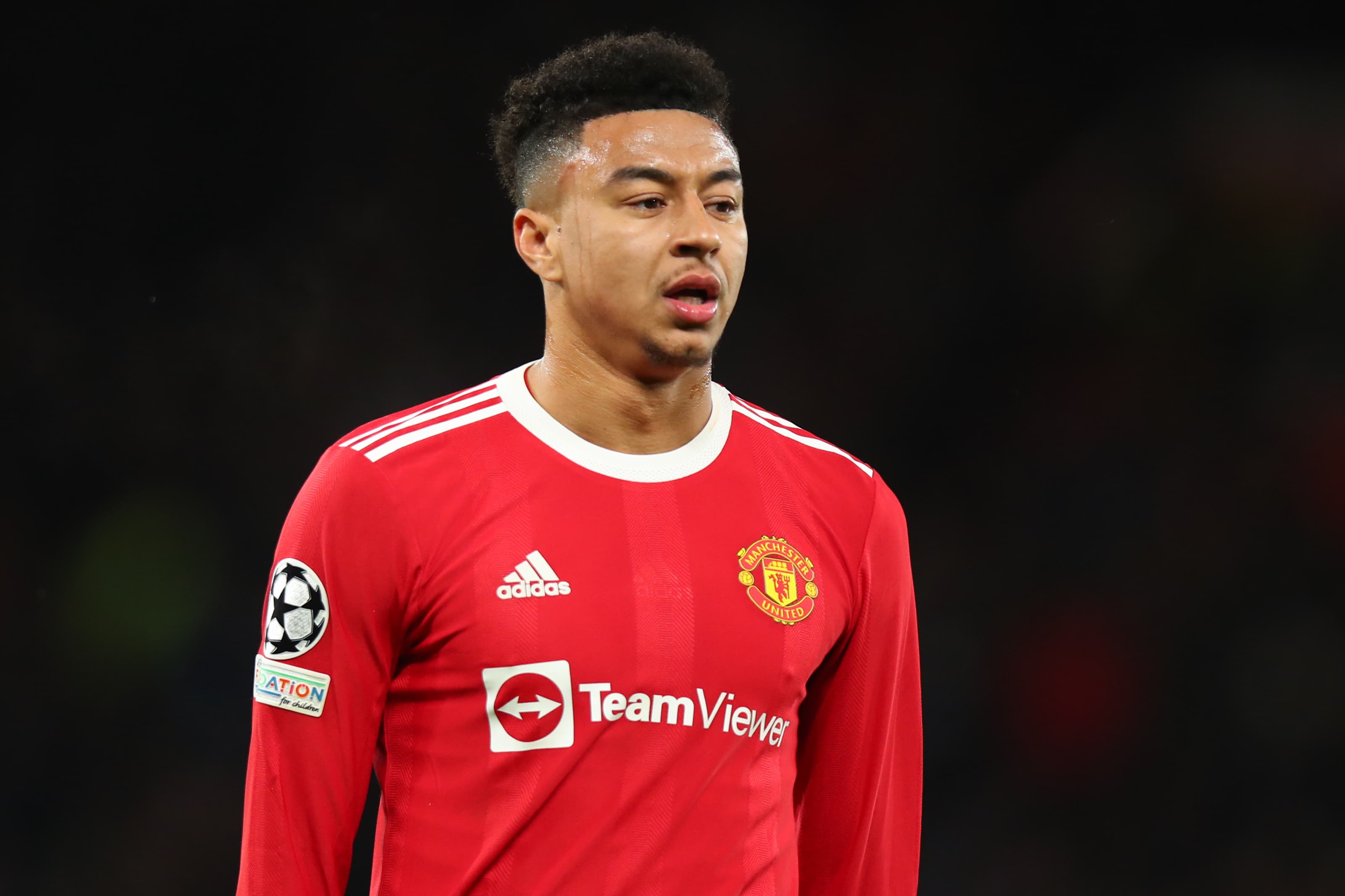 Newcastle rikthen sytë tek Lingard    