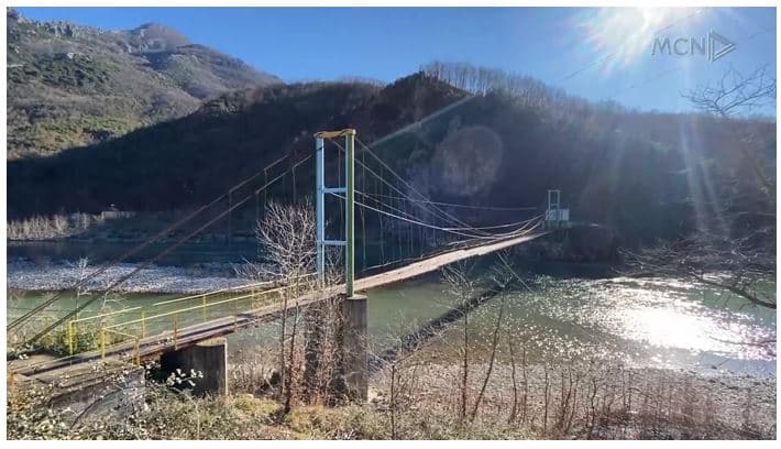 Ndahet në tre pjesë ura, izolohen tre fshatra në Kurbin (VIDEO)