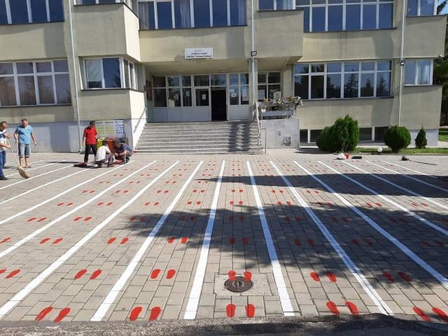 Shkollat tre ditë të mbyllura/ Zbardhet vendimi i qeverisë: Pushim për prindërit me fëmijë të mitur