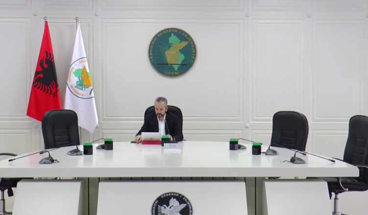 Zgjedhjet e pjesshme vendore/ PS depoziton në KQZ shkresën për regjistrim