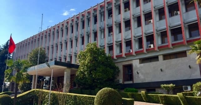 Ndërpritet puna e përfaqësive diplomatike të Shqipërisë në disa vende