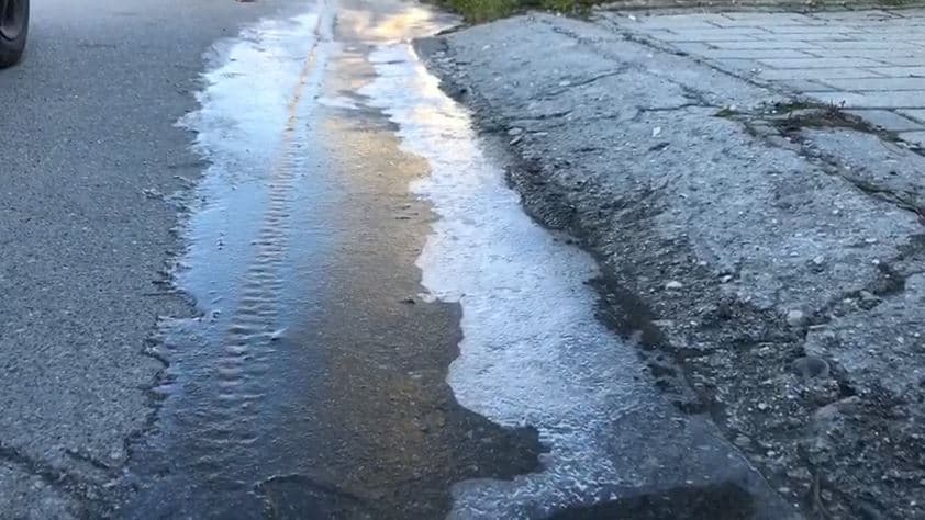 Akull në rrugicat e qyteteve Korçë dhe Vlorë/ Banorët: Lëvizim me vështirësi