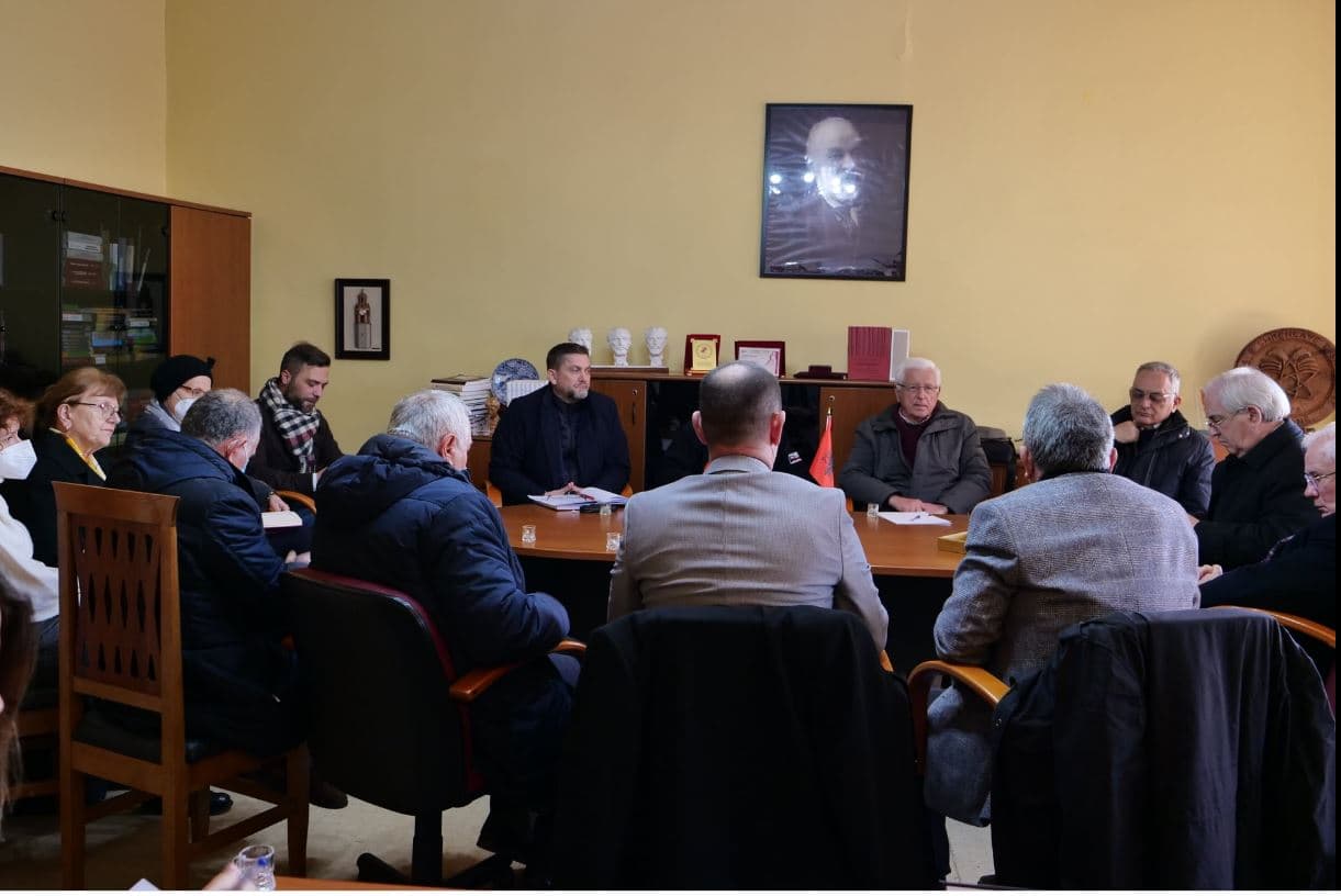   Akademia e Shkencave mbledh grupin e punës për hartimin e “Historisë së shqiptarëve”