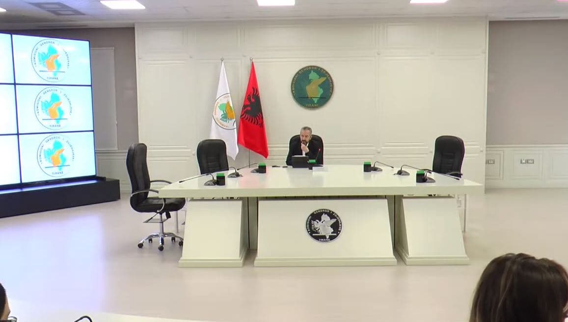     Votimet më 6 mars/ Celibashi -qytetarëve: Kontrolloni vlefshmërinë e dokumentit të identifikimit