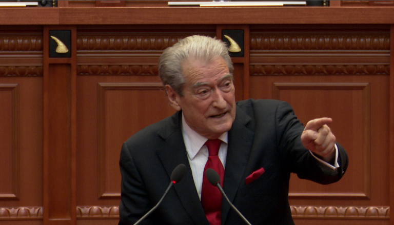 Afera e inceneratorëve/ Berisha: Rama dhe Basha po fshehin në Lushnje Gugallen dhe Zoton (VIDEO)