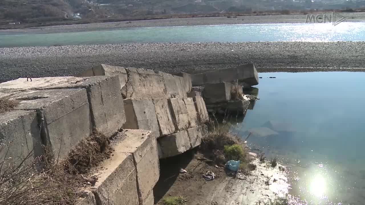 Erozioni në brigjet e lumenjve (VIDEO)