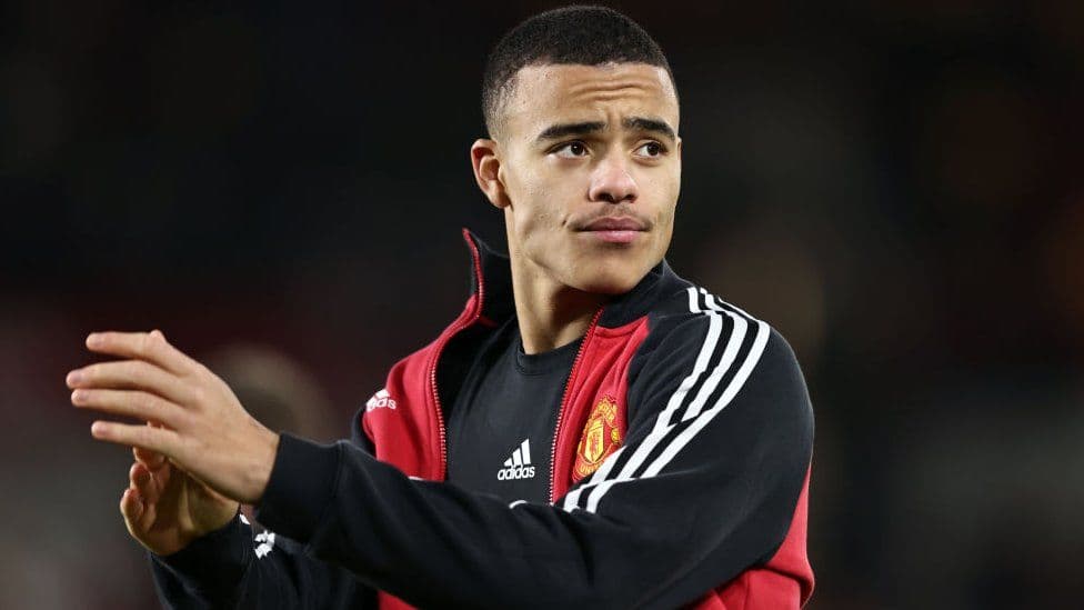 Dhuna ndaj të dashurës, Manchester United përjashton sulmuesin nga skuadra
