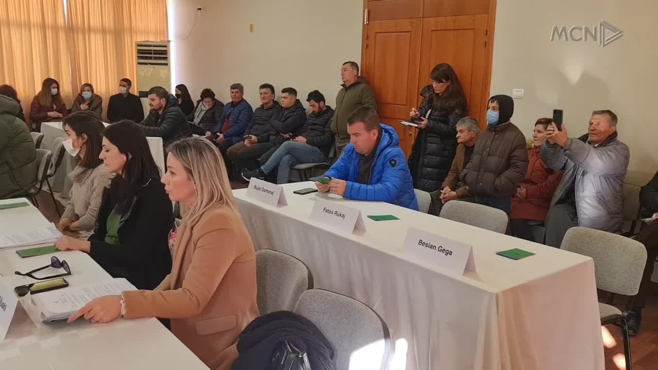 Këshilli bashkiak injoron Prefektin (VIDEO) 