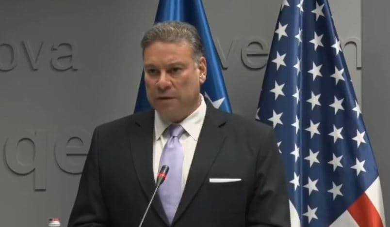Escobar në Kosovë: Procesi i dialogut ka mbështetjen tonë të plotë