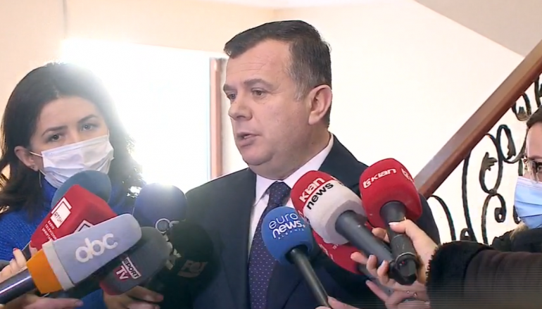 Balla: Meta duhet të shkarkohet si president, nxiti dhunë dhe mbështeti forcat politike