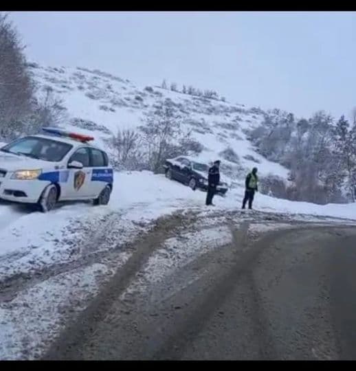 Rikthehet bora/ Bllokohet sërish Rruga e Arbrit (VIDEO)