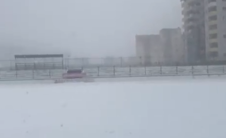 Fusha e mbuluar nga dëbora, shtyhen dy ndeshjet e Kategorisë së Parë