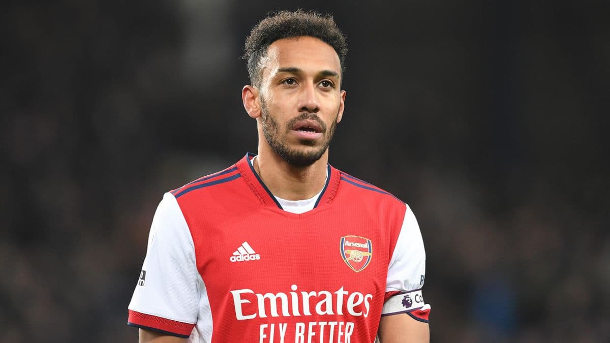 Barcelona zyrtarizon Aubameyang 