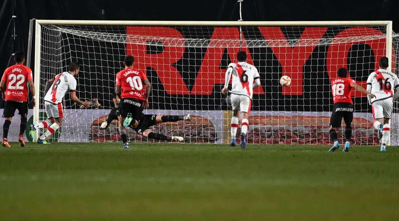 Balliu mposht Muriqin, Rayo Vallecano kualifikohet në gjysmëfinale