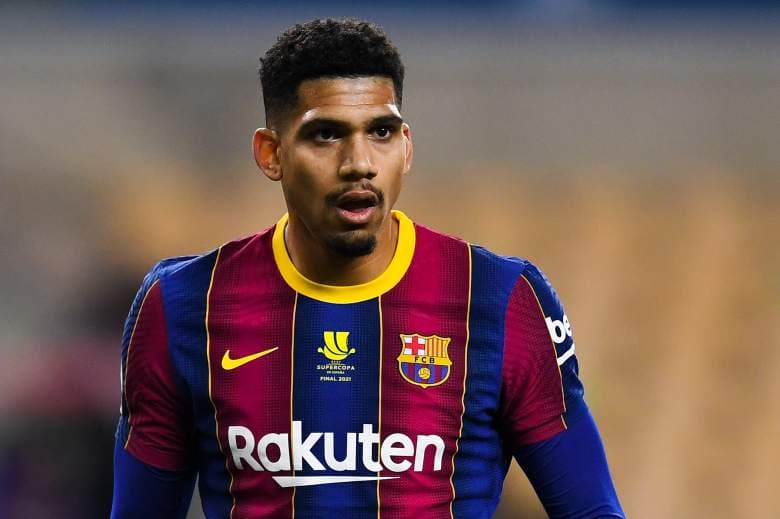               Guardiola i shkel syrin Ronaldo Araujos 
