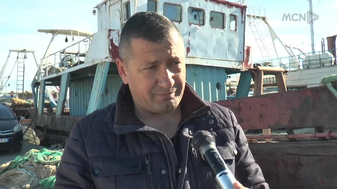 Nafta ankoron anijet e peshkimit (VIDEO)