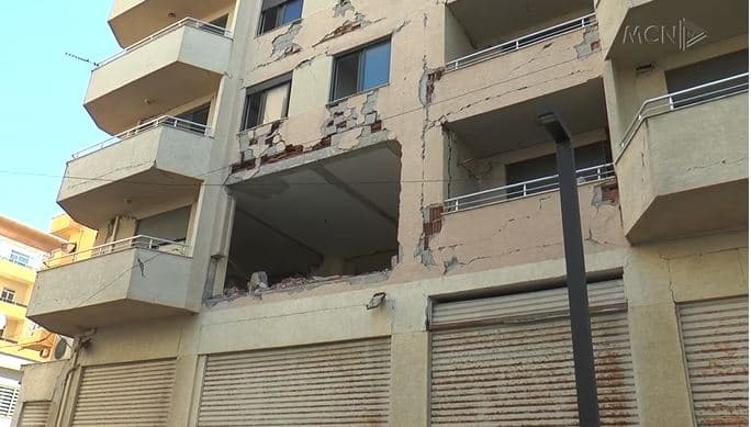 Dëmet nga tërmeti ende të dukshme në Durrës (VIDEO)