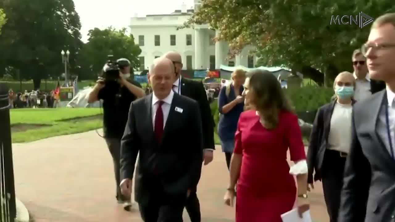 Kancelari “i padukshëm” gjerman takon Biden (VIDEO)