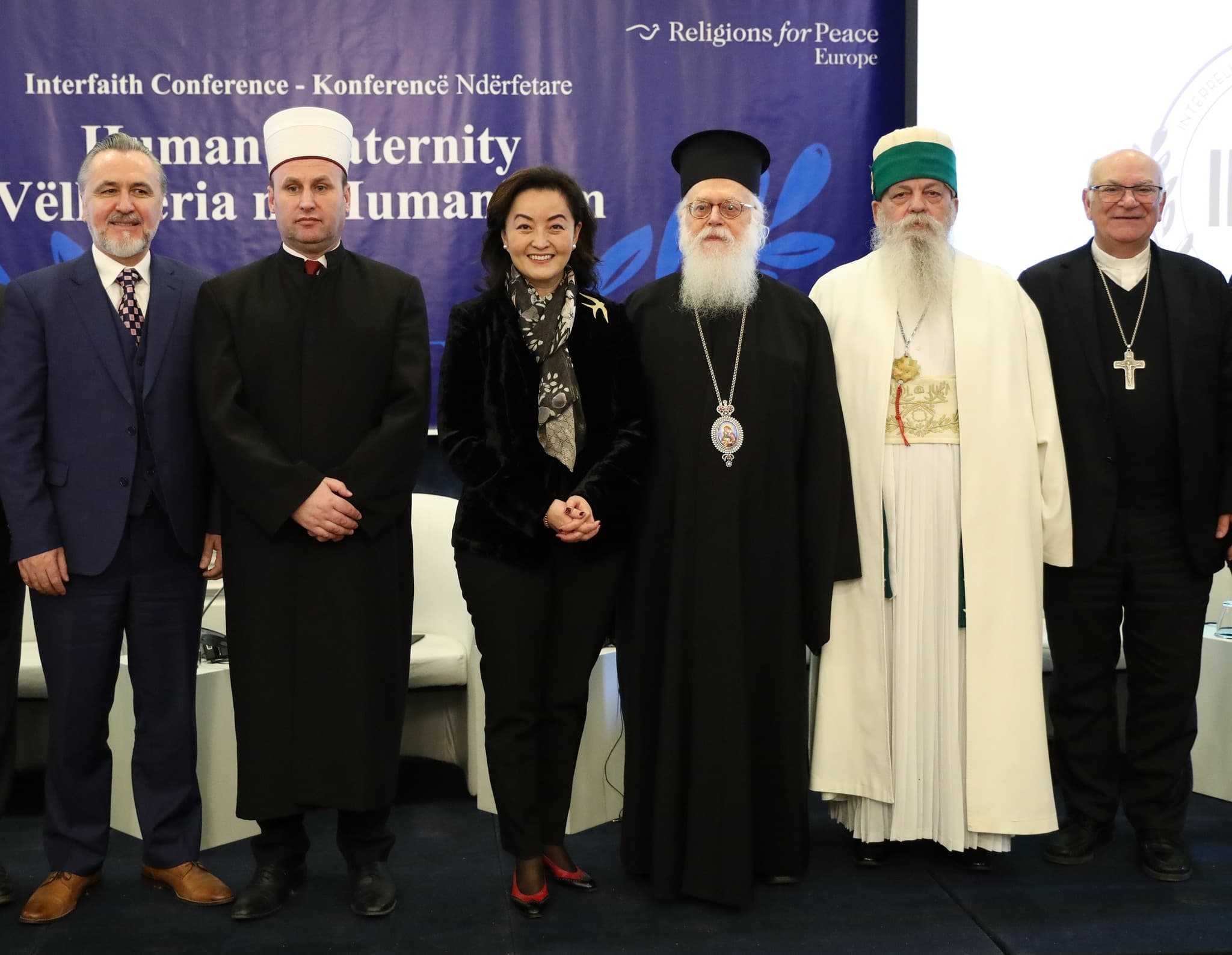      Kim: Shqipëria, një lider botëror kur bëhet fjalë për lirinë fetare dhe harmoninë ndërfetare