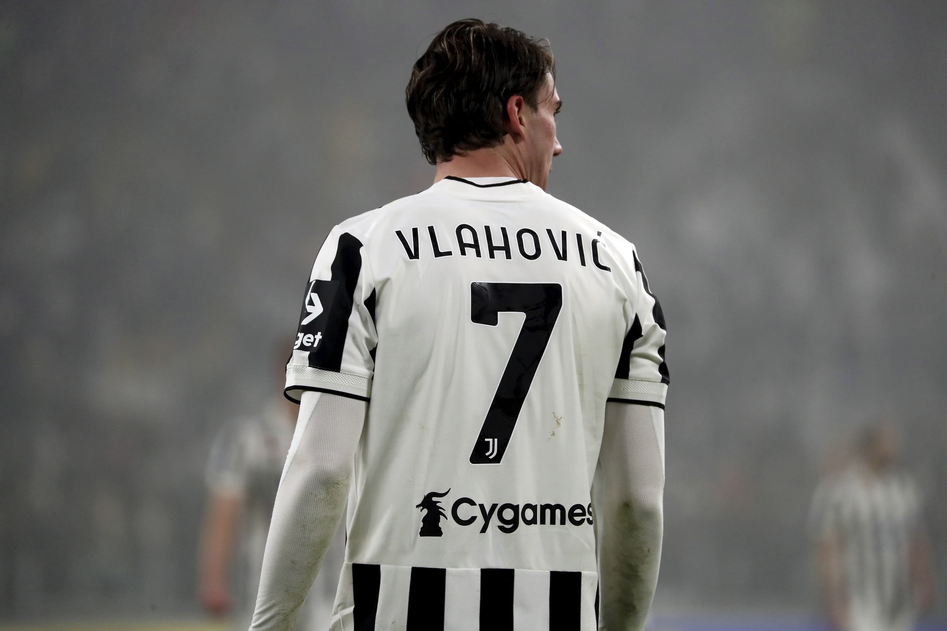 Prapaskena, Real Madrid refuzoi transferimin e Vlahovic në janar