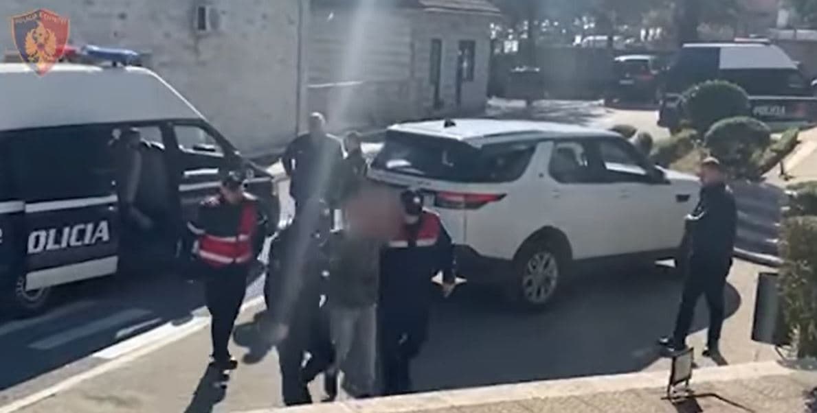 Grabiti Postën Shqiptare nën kërcënimin e armës, arrestohet 29-vjeçari në Gjirokastër