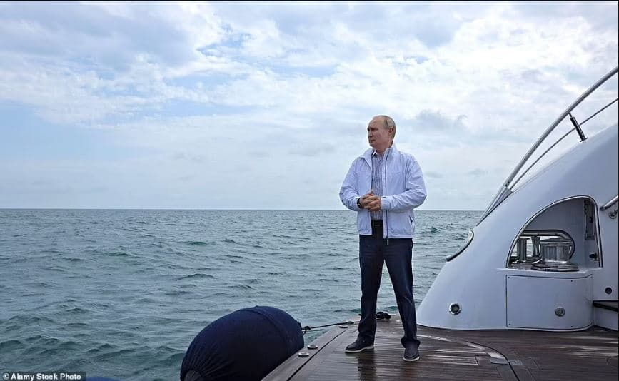 Njihuni me jahtin luksoz të Vladimir Putinit (FOTO)