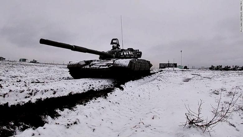 Ushtria ruse e ka rrethuar Ukrainën në tri anë, CNN: Si mund të nisë pushtimi