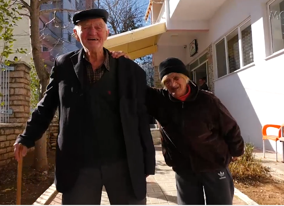 Azili, foleja e dashurisë së Qamilit e Noçes (VIDEO)