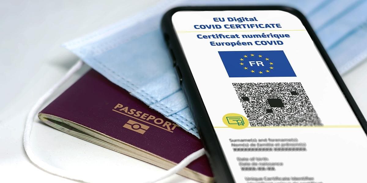 Franca fal personat me pasaporta false të vaksinimit, por me kushtin që të imunizohen