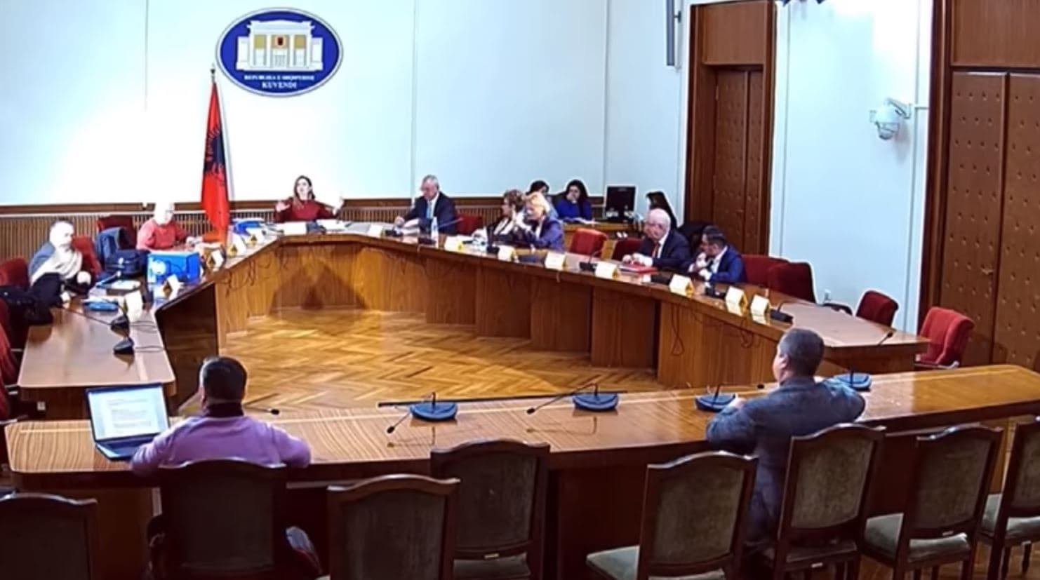 Inceneratorët/ Tabaku: Administratori i Fierit mohon se paguhet 900 mijë lekë! Ky fakt tregon vjedhjen e shqiptarëve
