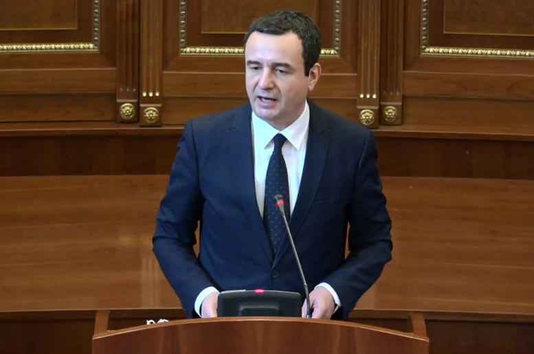 14-vjetori i pavarësisë/ Albin Kurti mban fjalim, deputetët e opozitës braktisin Kuvendin