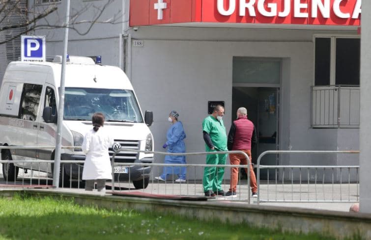 Raporti i MSH, 303 raste të reja me Covid dhe një viktimë