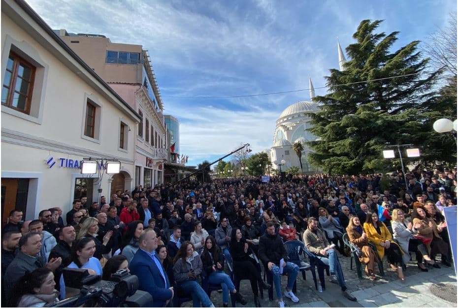      PD hap fushatën elektorale në Shkodër, prezantohet kandidati Xhemal Bushati (VIDEO)