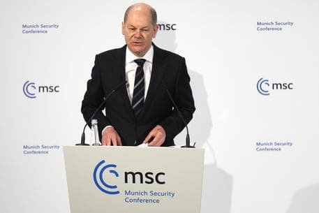 Scholz: Hyrja e Ukrainës në NATO, nuk është dhe nuk do të jetë në axhendë