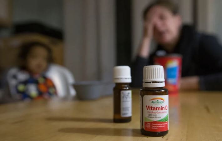 Vitamina D forcon imunitetin, por nuk trajton Covid