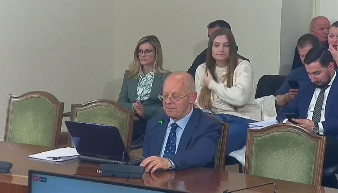 Ish-ministri Cani: Procedura për inceneratorin e Elbasanit, në shkelje të ligjit
