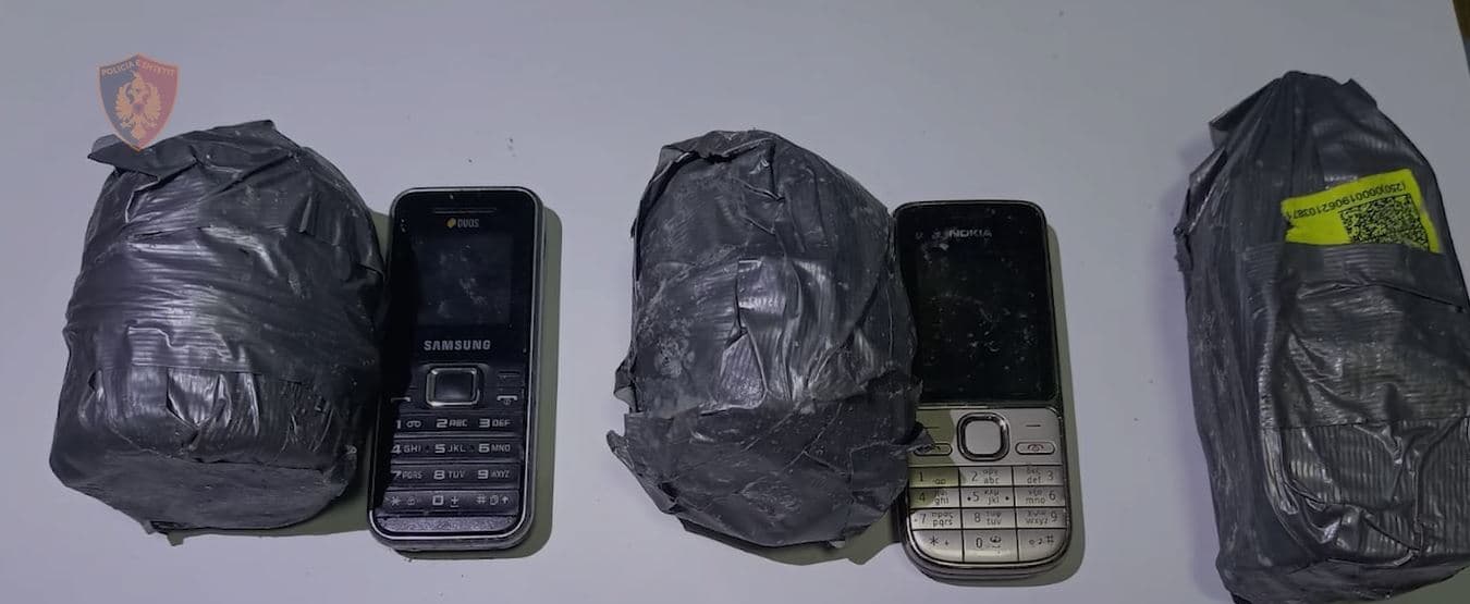 Me 3 mina me telekomandë, kapet një person në Qafë Plloçë/ Emri