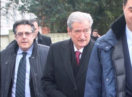 Paloka i përgjigjet ambasadores Kim: Po dëmtoni imazhin e SHBA para shqiptarëve