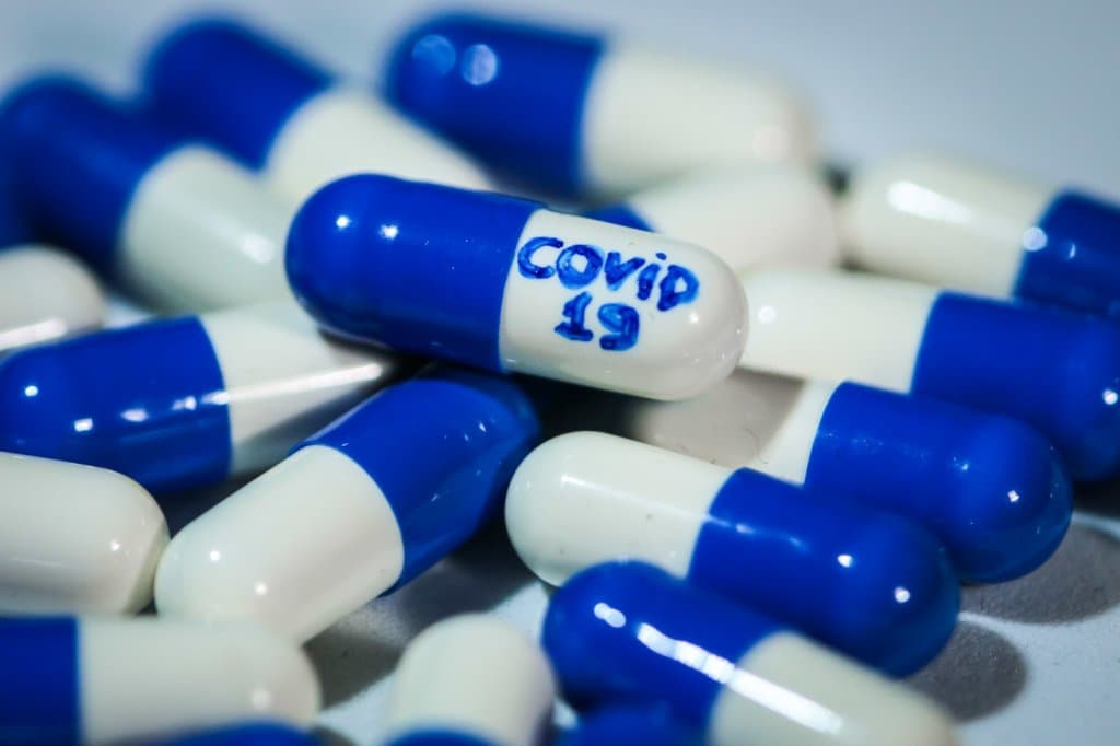 Pilula antiCovid e Pfizer mbron më shumë sesa placebo