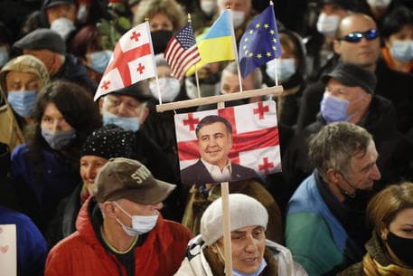 Gjeorgji, ish-Presidenti Saakashvili nis grevën e urisë